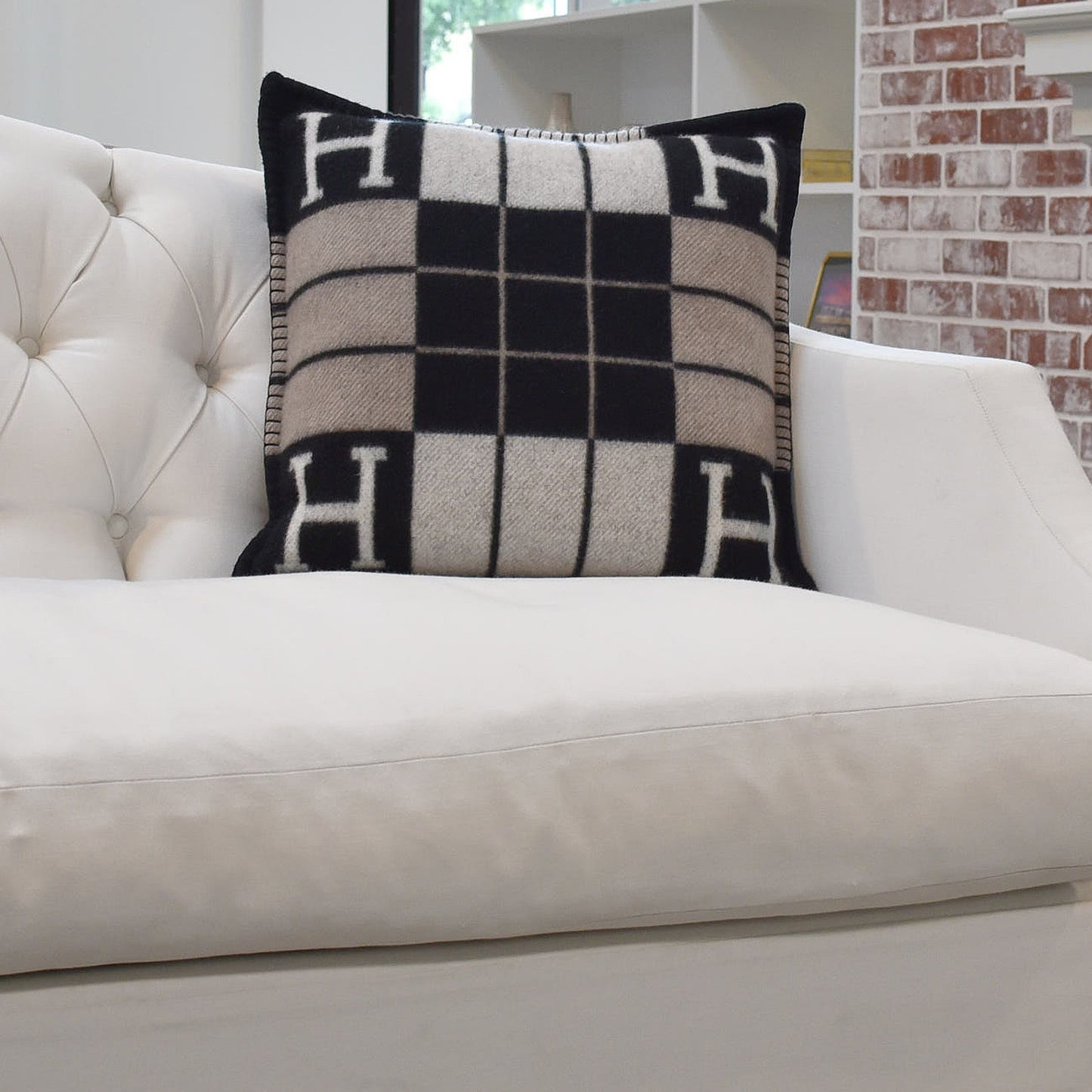 Wool Cashmere Avalon III Pillow PM Ecru Black
