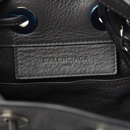 Balenciaga Veau Papier Plate Bucket XS Gris Fossile 7 of 8