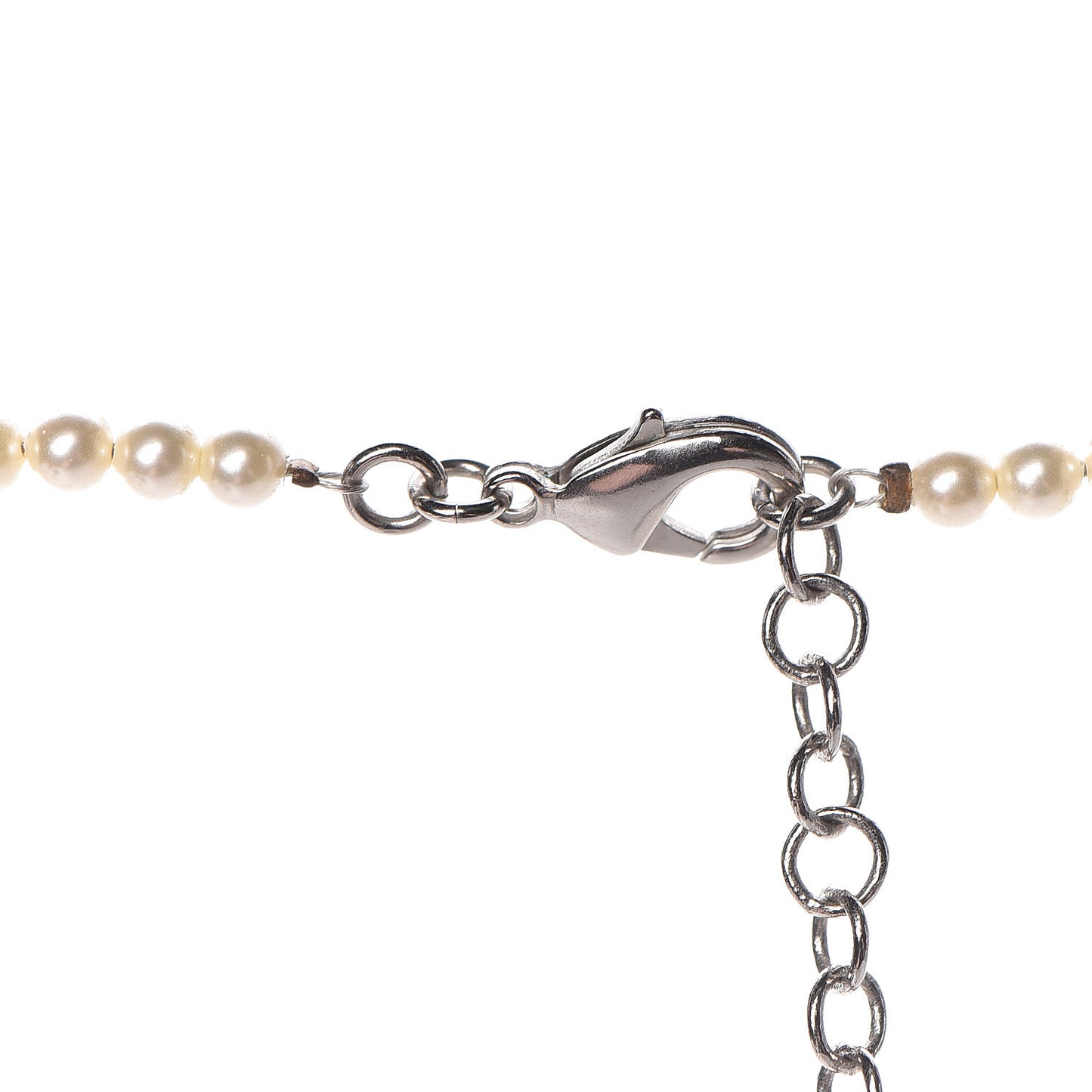 Graduated Pearl CC Short Necklace Silver