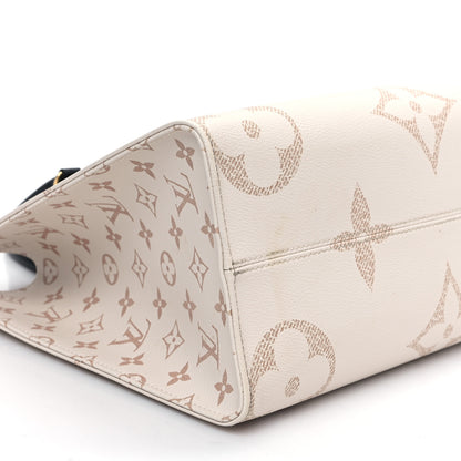 Louis Vuitton Monogram Dune Giant Onthego MM 8 of 12