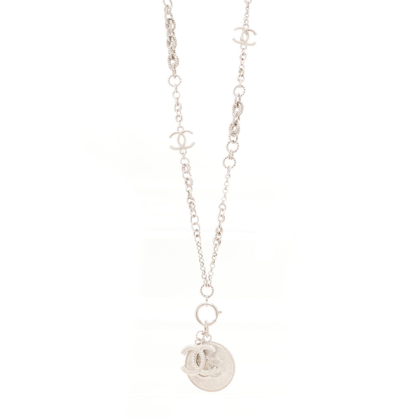 Medallion CC Chain Necklace Silver