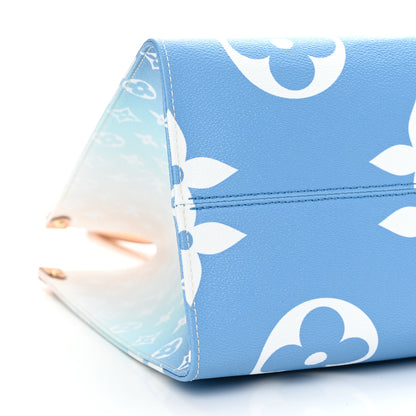 Louis Vuitton Monogram Giant By The Pool Onthego GM Blue 8 of 11
