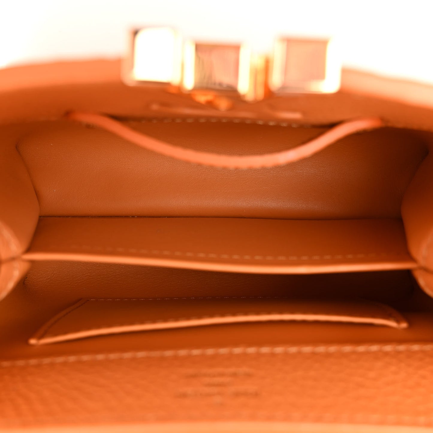 Taurillon Mini Capucines Safran Imperial