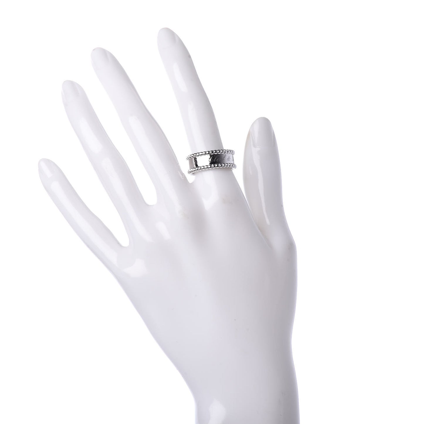 18K White Gold Perlee Signature Ring 53 6.25