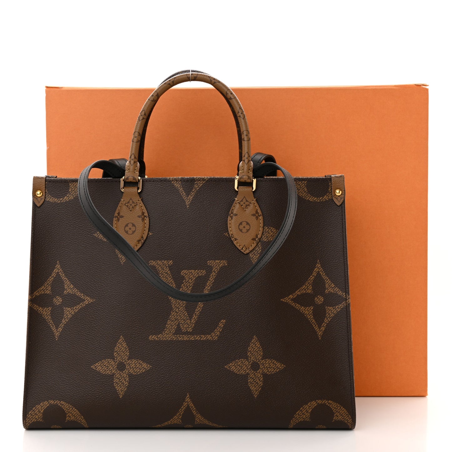 Reverse Monogram Giant Onthego MM