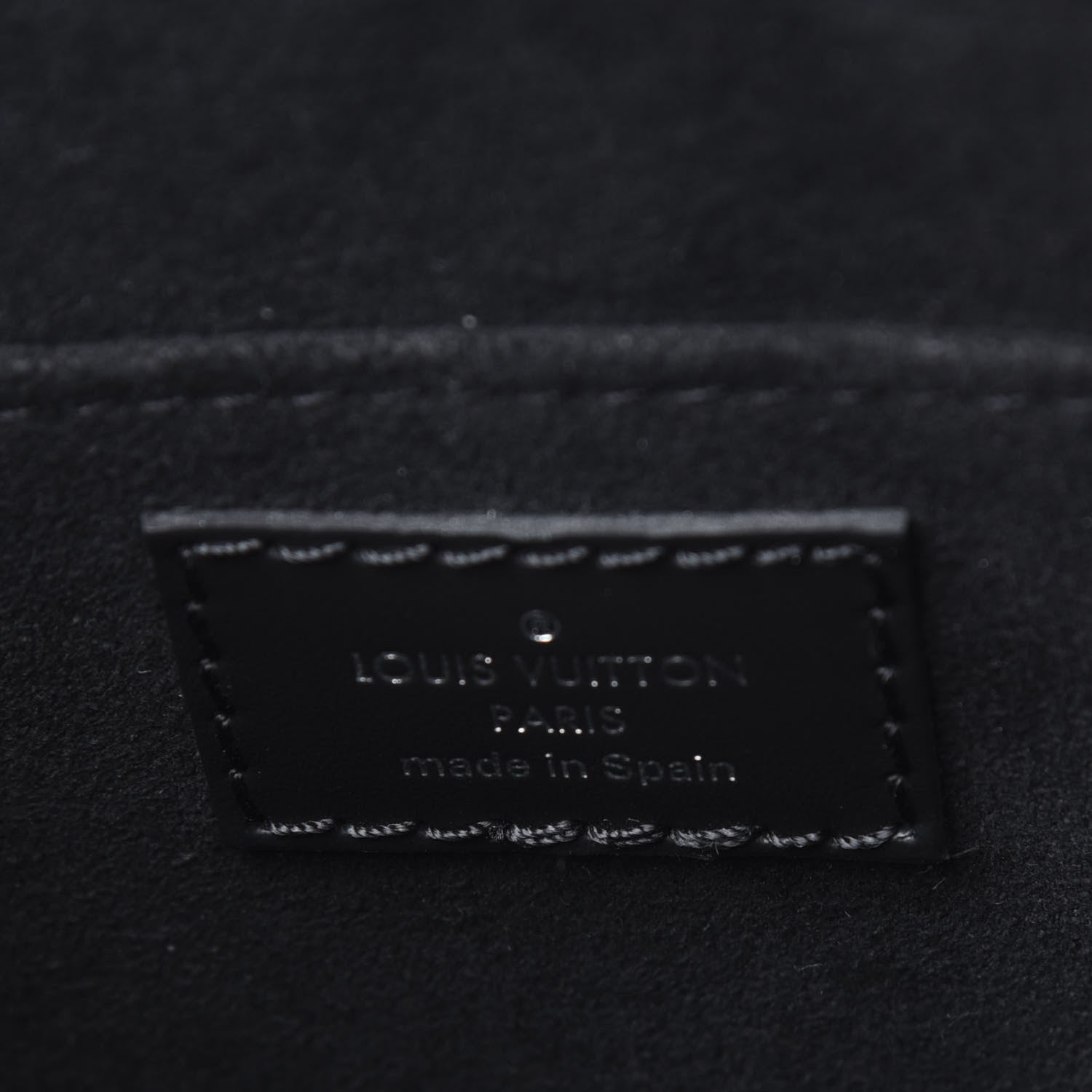 Louis Vuitton Epi Petit Sac Plat Black 6 of 10