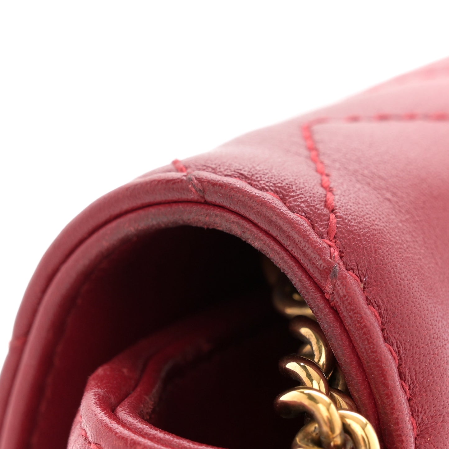 Calfskin Matelasse Super Mini GG Marmont Shoulder Bag Hibiscus Red