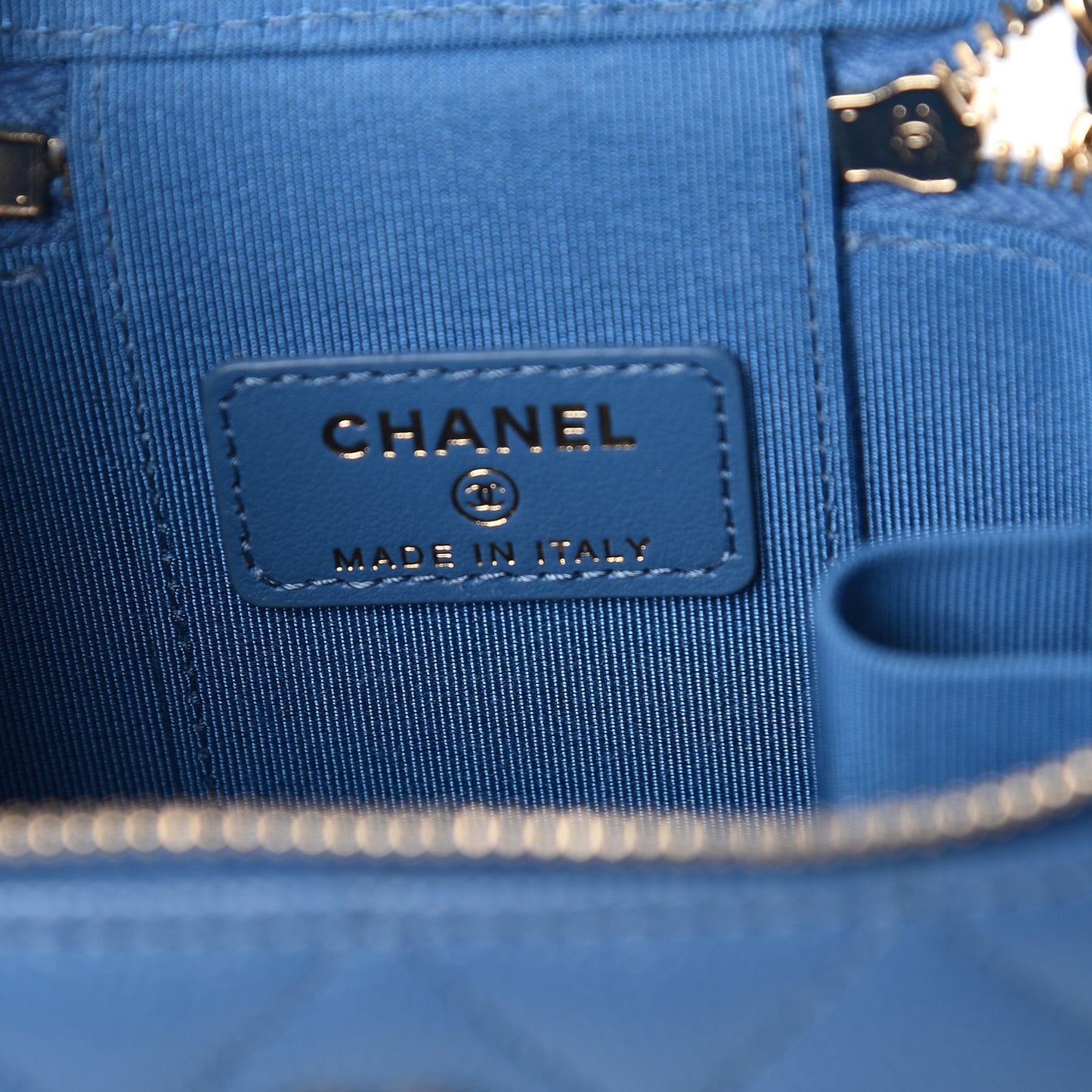 Caviar Quilted Mini Vanity Case With Chain Blue