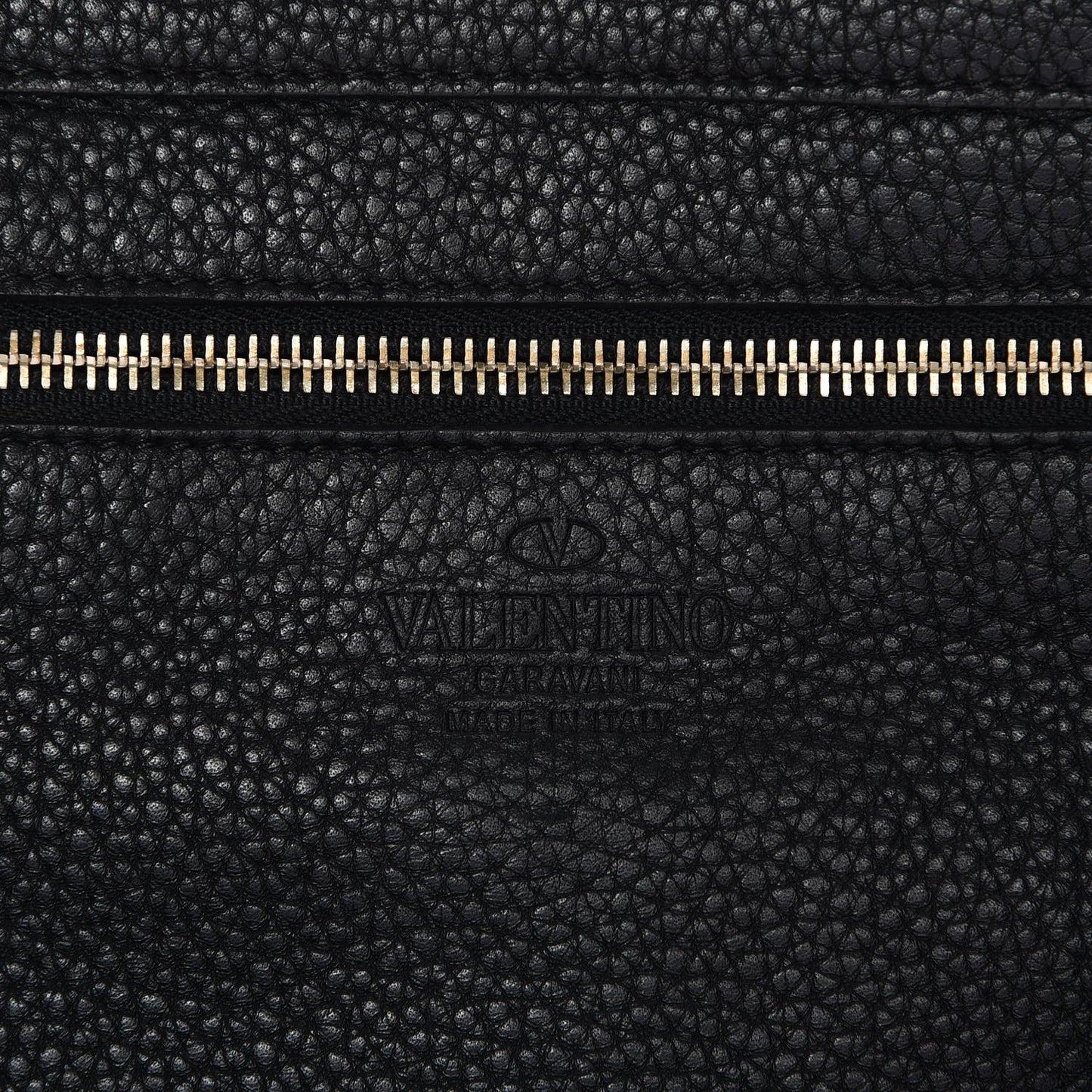 Pebbled Calfskin Medium Rockstud Tote Black