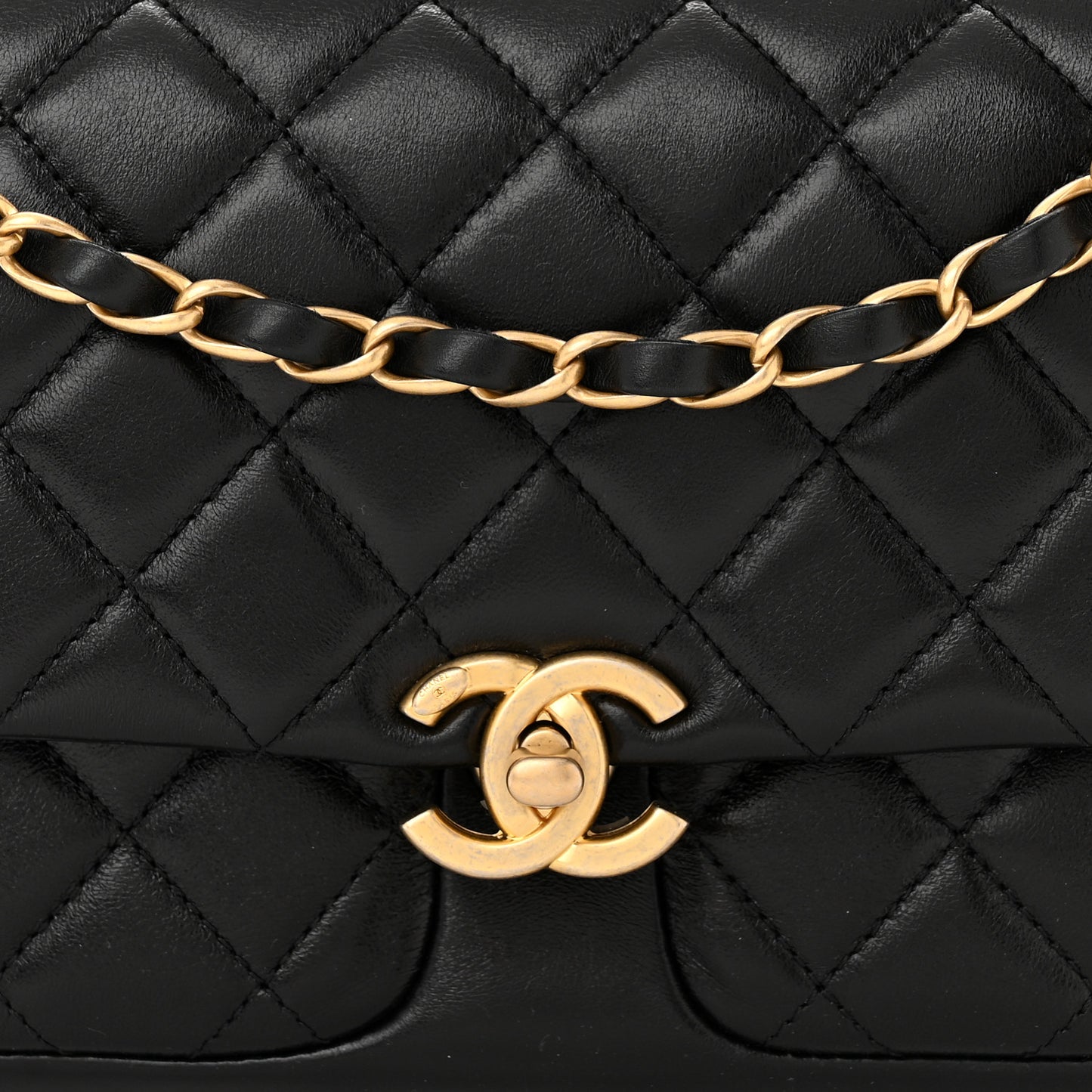 Shiny Lambskin Quilted Small Daily Friend Flap Black