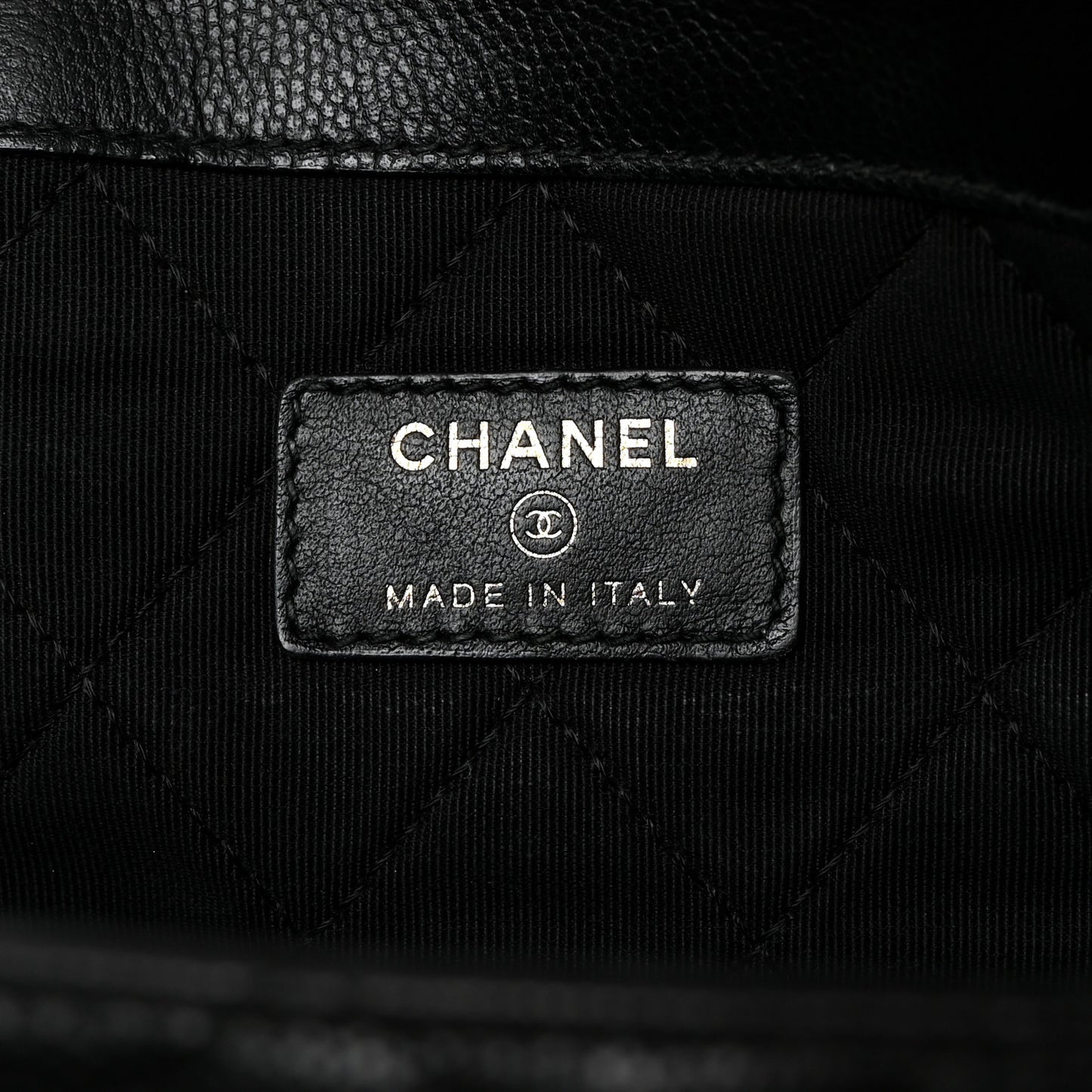 Caviar Quilted Medium Golden Class Pouch Black