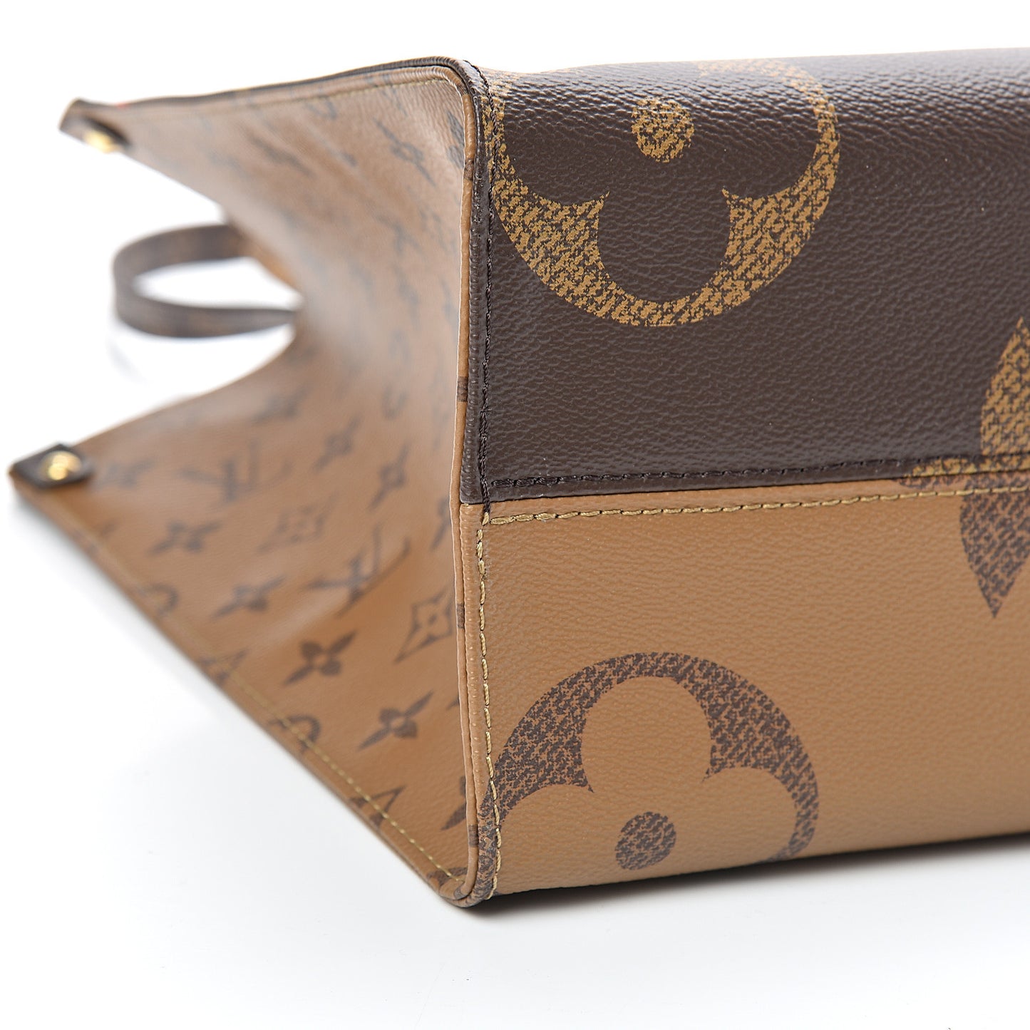 Reverse Monogram Giant Onthego MM