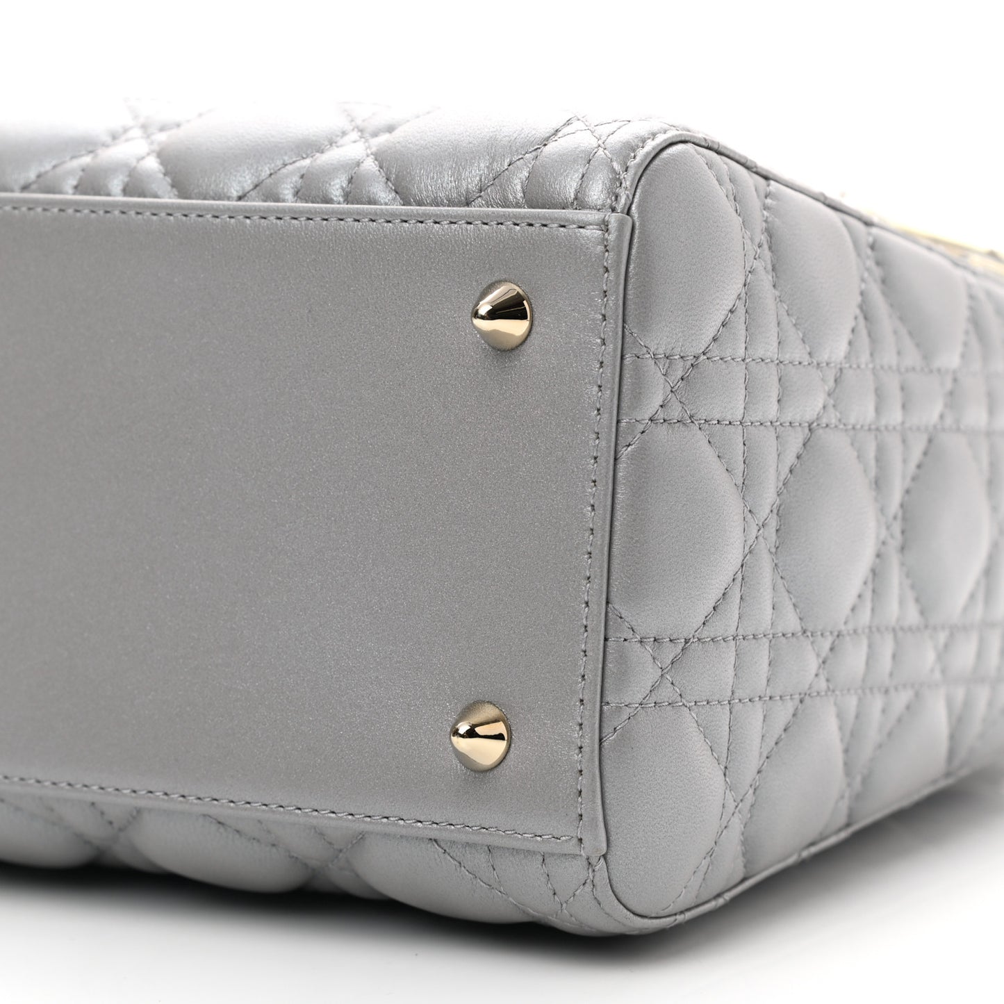 Pearly Lambskin Cannage Medium Lady Dior Grey