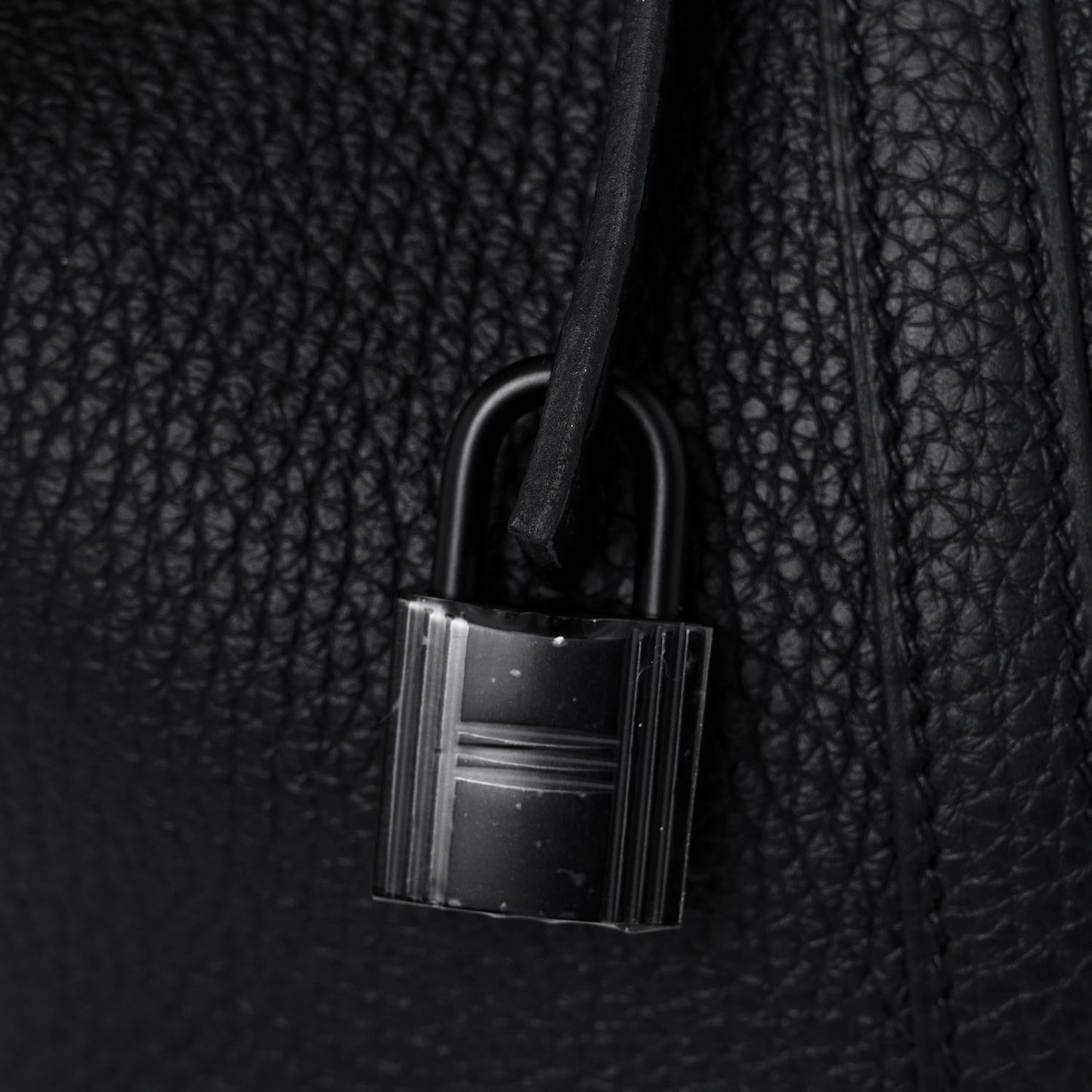 Taurillon Clemence Monochrome Picotin Lock 22 MM Black