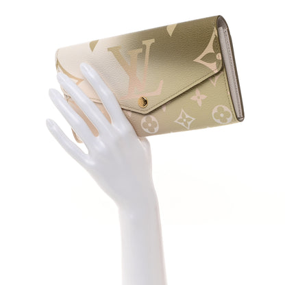 Louis Vuitton LOUIS VUITTON Monogram Giant Spring In The City Sarah Wallet NM Sunset Kaki 2 of 6