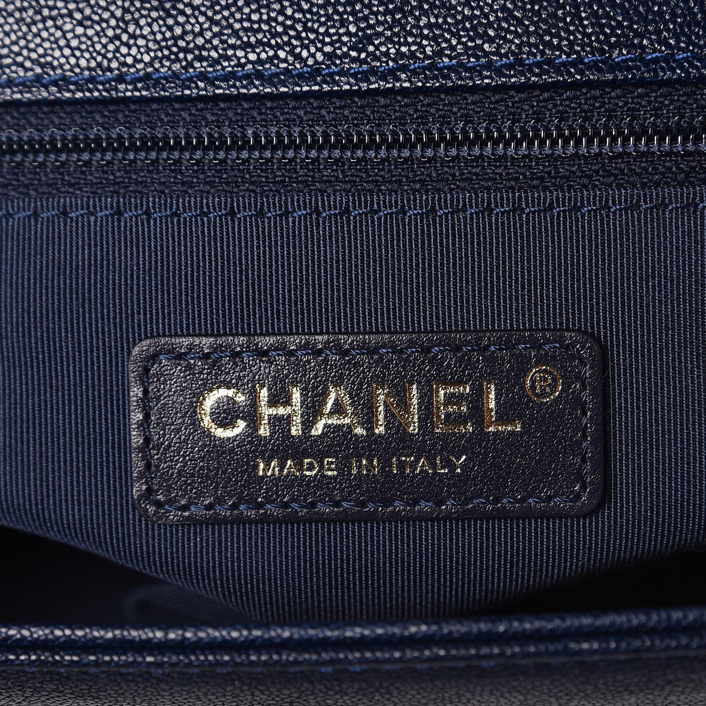 Caviar Quilted New Medium Boy Flap Navy