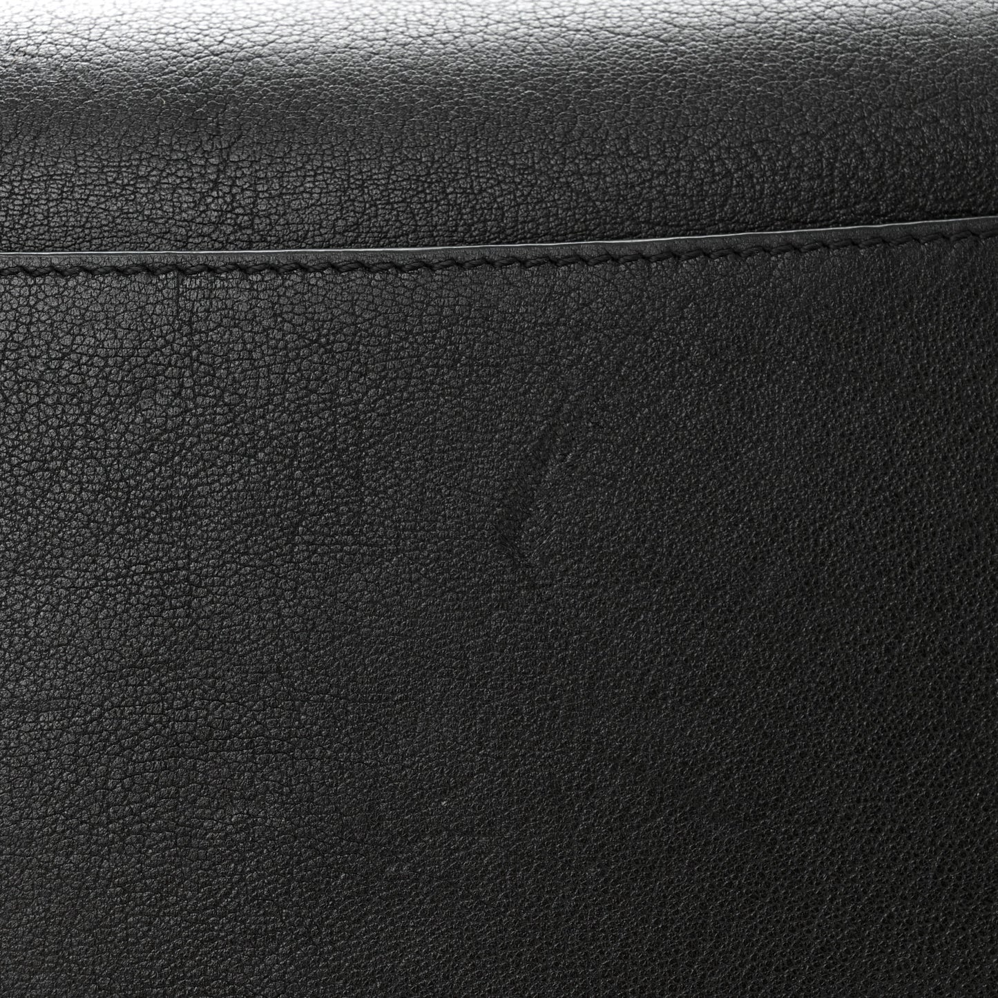 Sugar Goatskin Medium Antigona Black