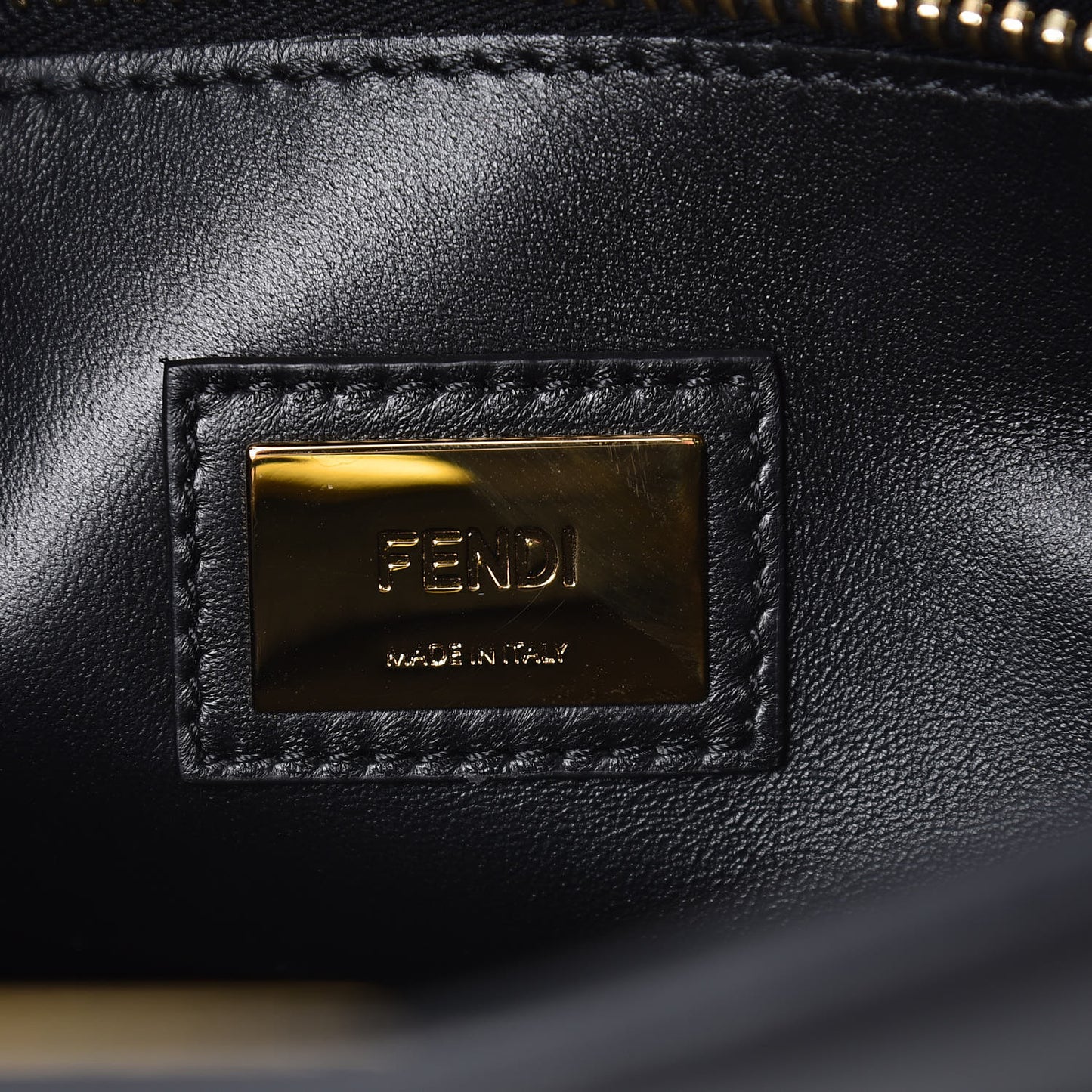 Vitello Seta Shiny Nappa Medium Peekaboo Iconic Satchel Black