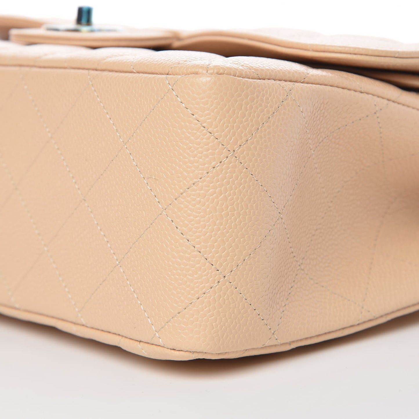 Caviar Quilted Jumbo Double Flap Beige Clair