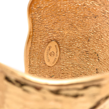 Chanel Medallion Cuff Gold 4 of 6