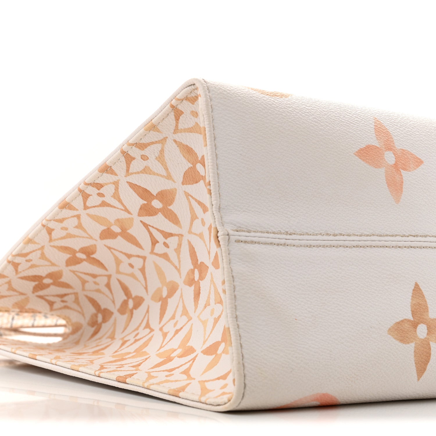Louis Vuitton Monogram Giant By The Pool 2.0 Onthego MM Beige 8 of 12