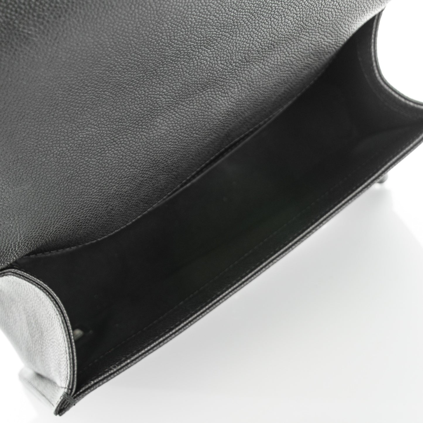 Caviar Quilted Medium Boy Flap Black