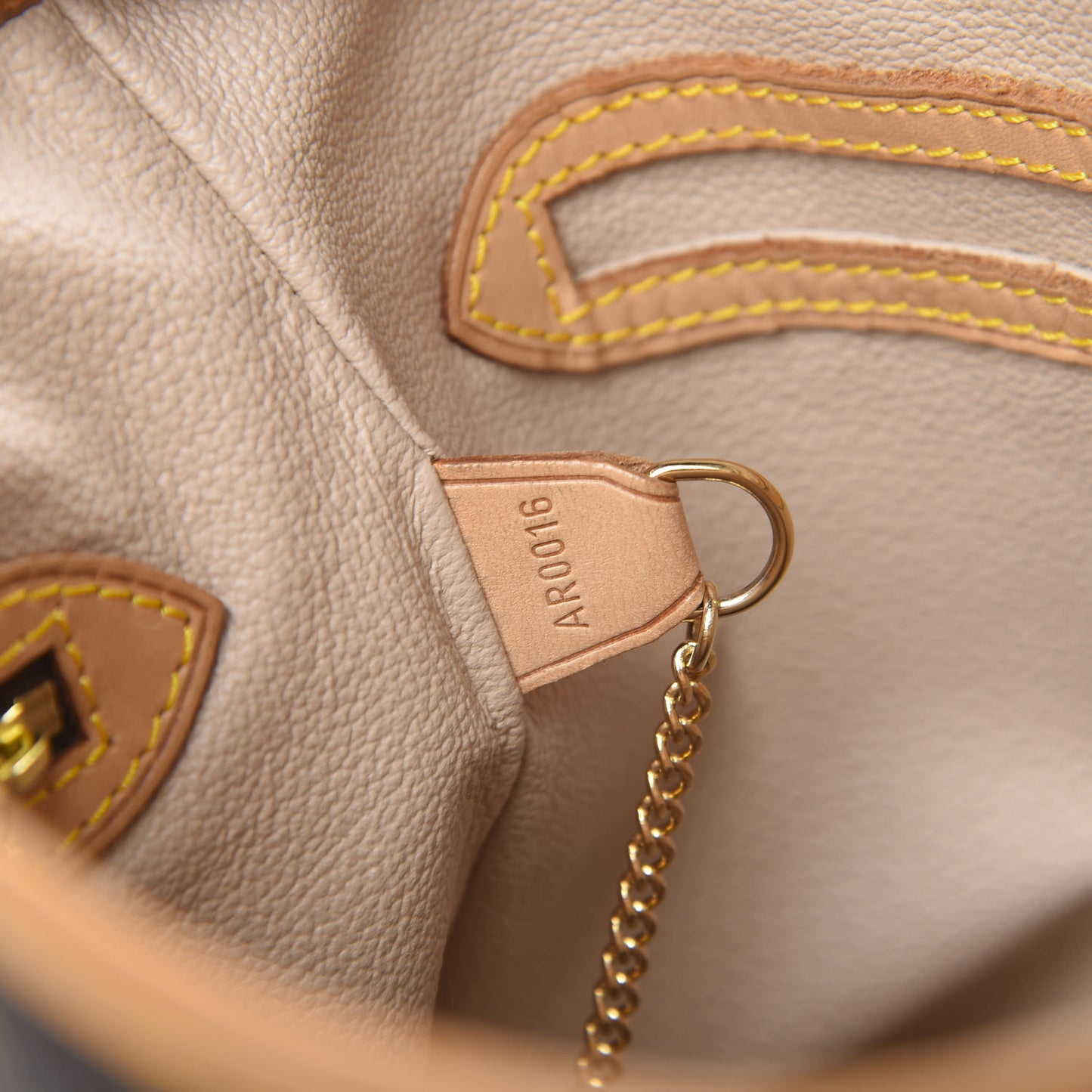 Monogram Petit Bucket 23