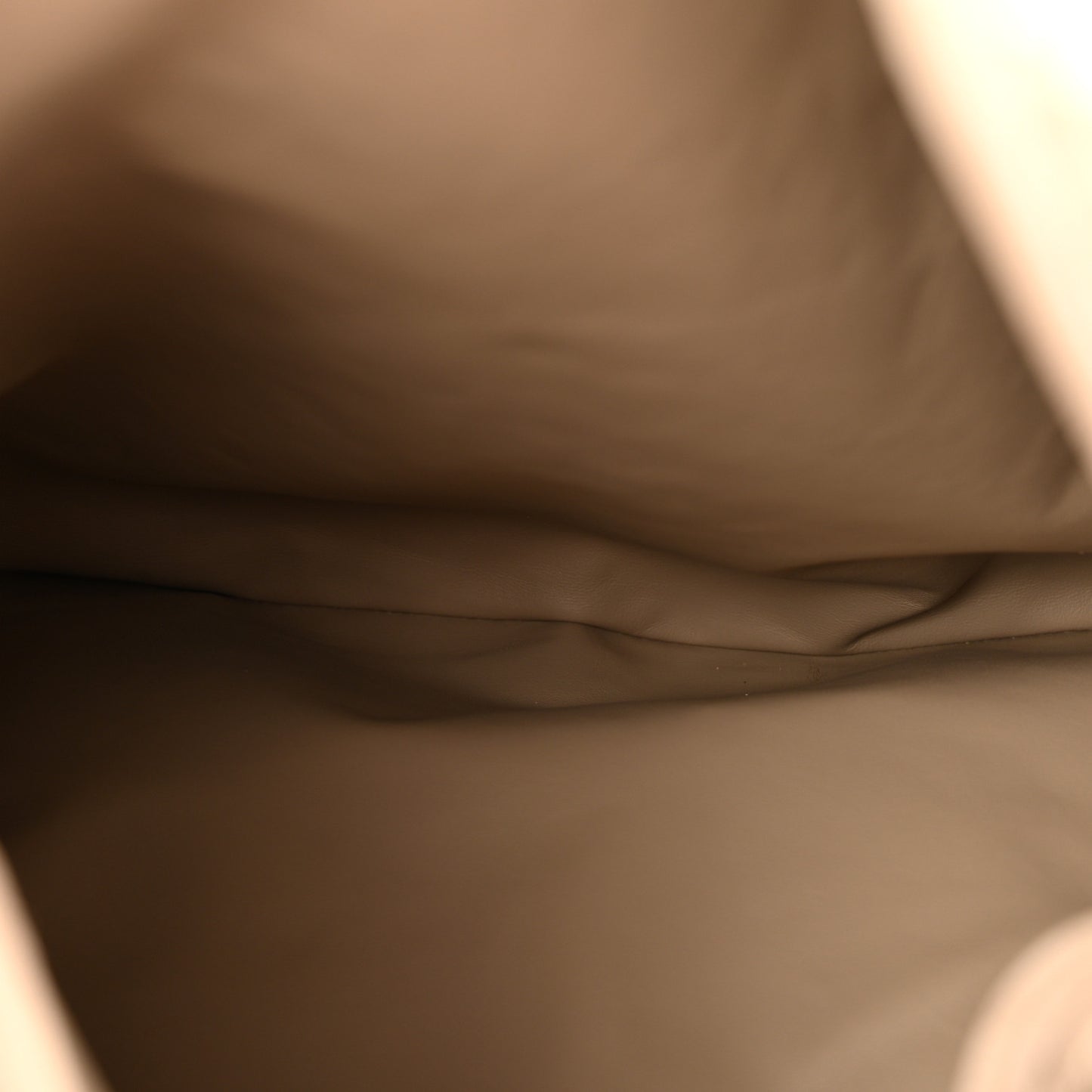 Suede Intrecciato Large Hop Mastice