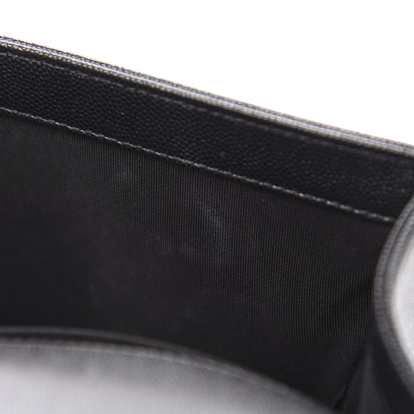 Caviar Quilted Medium Boy Flap Black