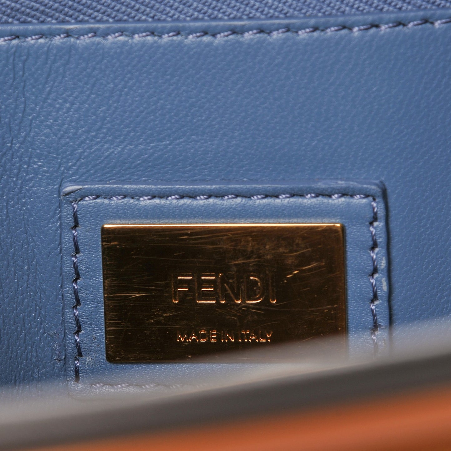 Vitello Seta Shiny Nappa Medium Peekaboo Iconic Satchel Carbone Blue