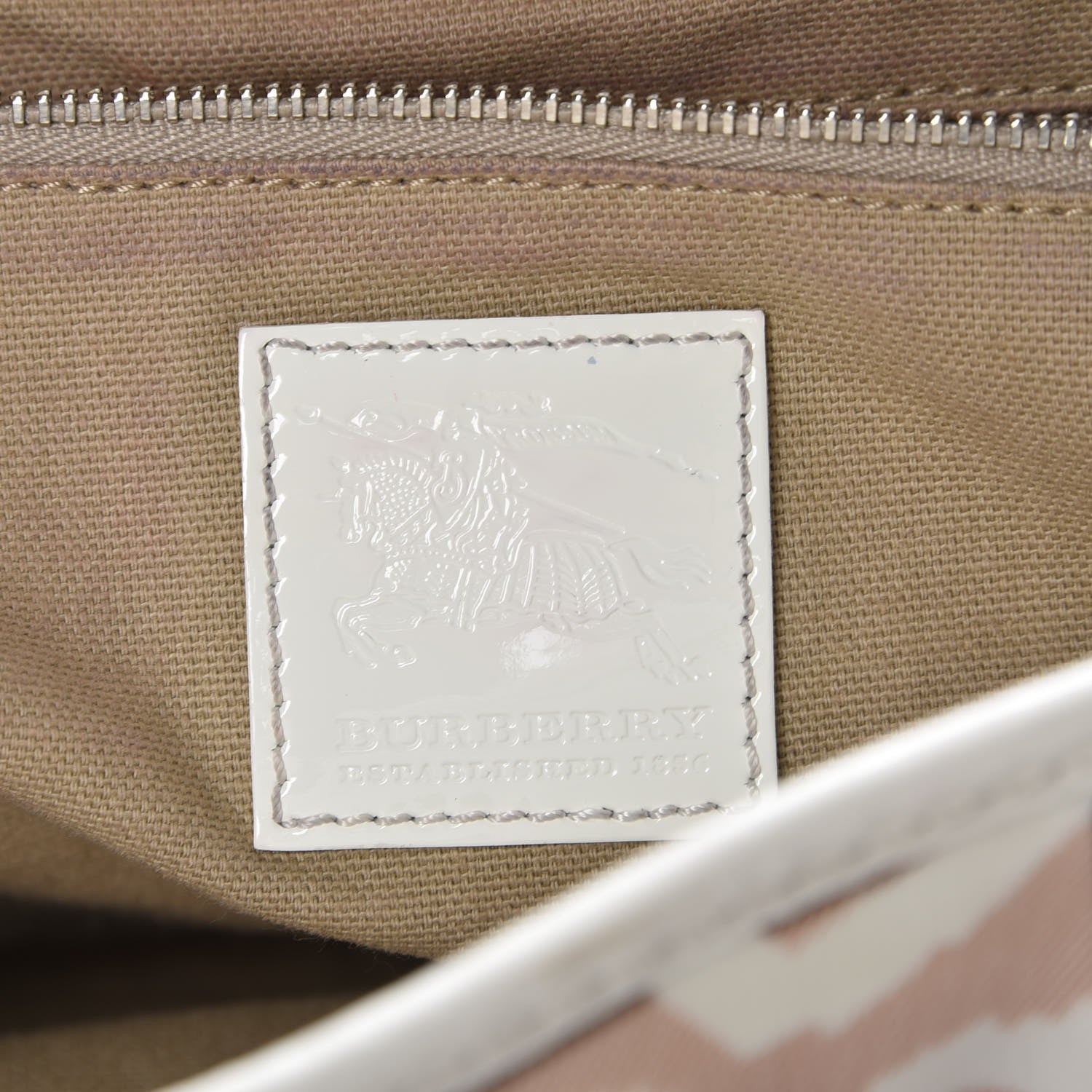 Burberry Nova Check Heart Tote White 6 of 13