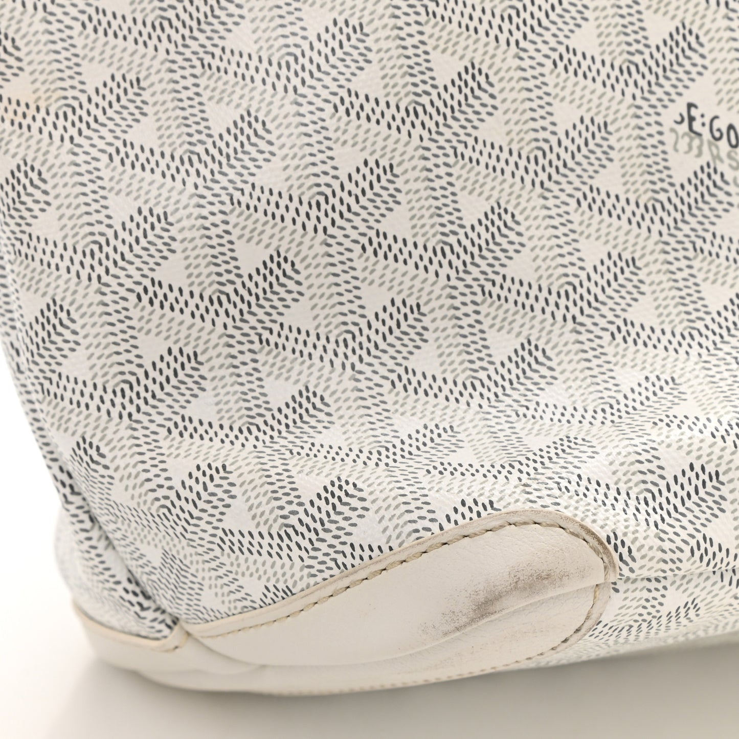Goyardine Artois PM White