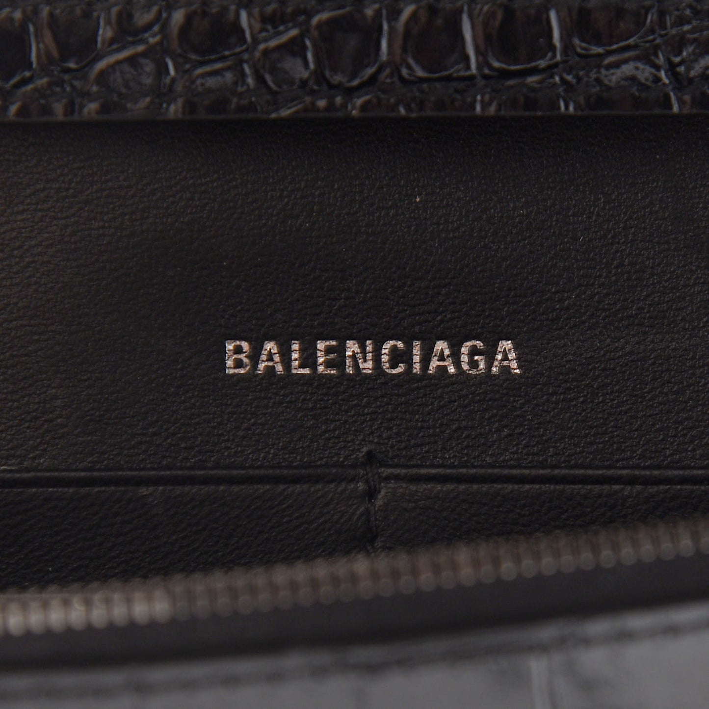 Shiny Calfskin Monochrome Crocodile Embossed Hourglass Chain Bag Black