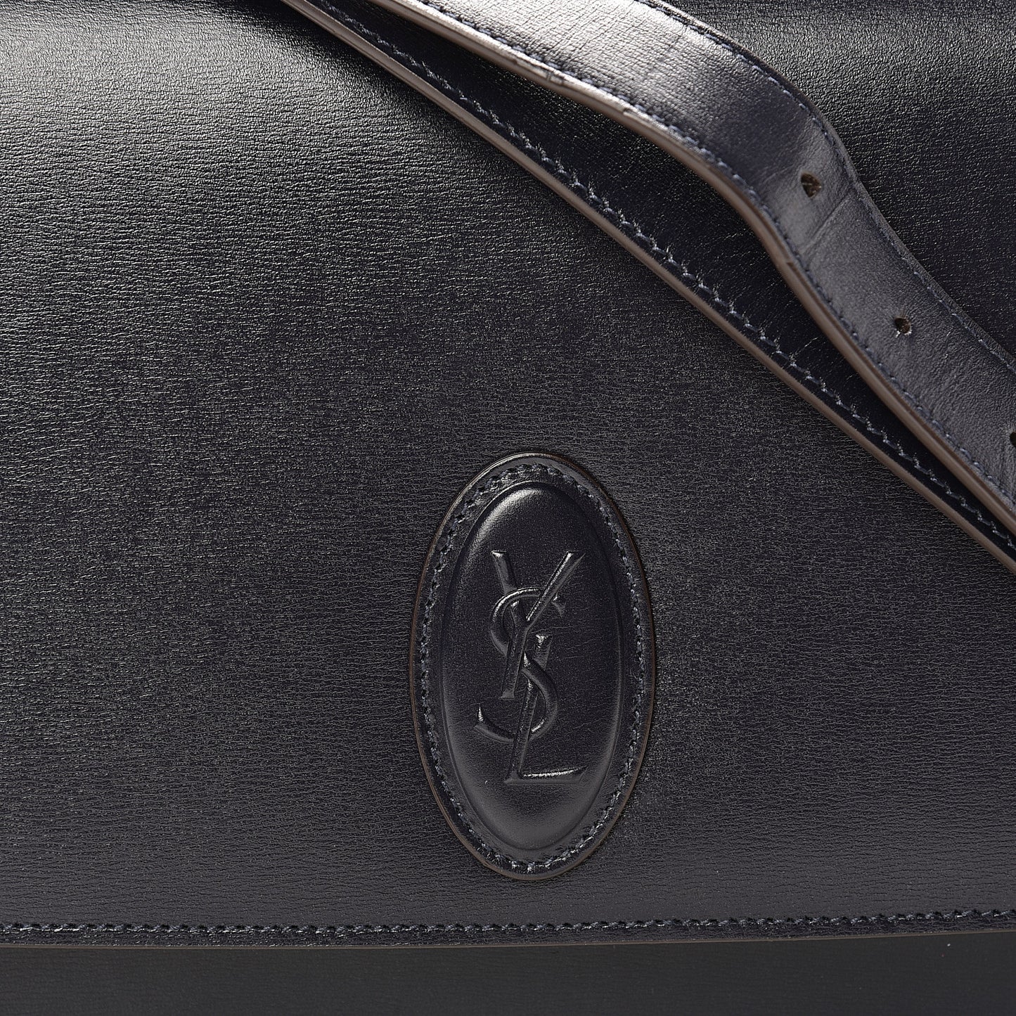 Calfskin Medium Le 61 Shoulder Bag Navy