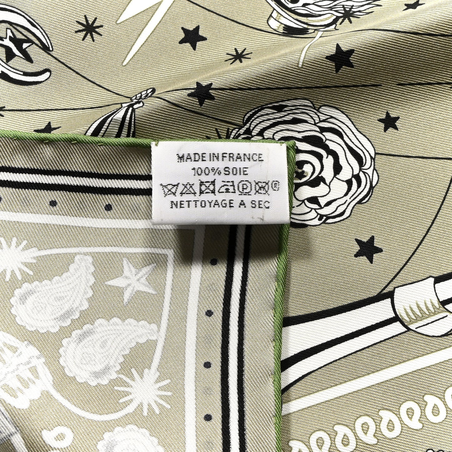Silk Chorus Stellarum Bandana Scarf 55 Vert Argile White Noir