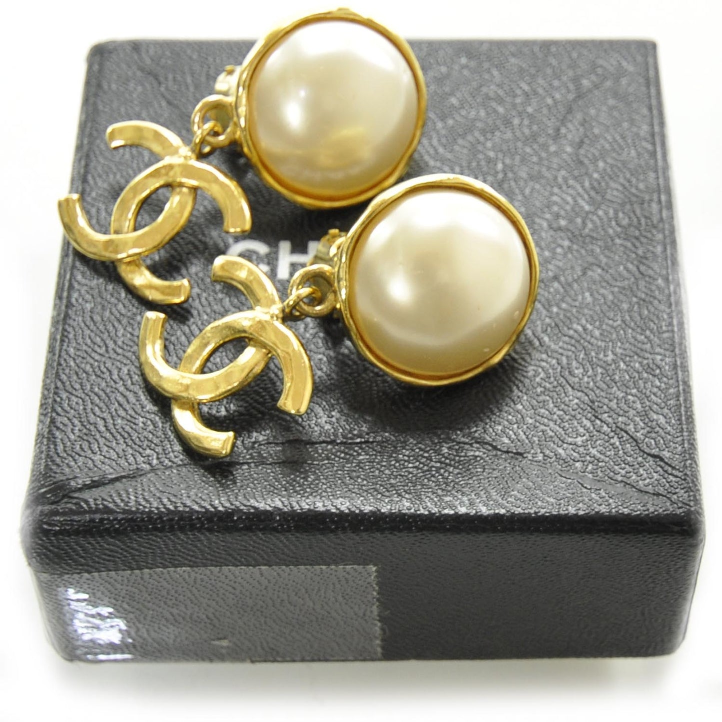 Pearl CC Dangle Clip On Earrings Gold