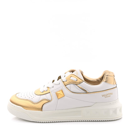Valentino Garavani Nappa Grained Calfskin Mens One Stud Low Top Sneakers 41.5 White Antique Brass 1 of 9