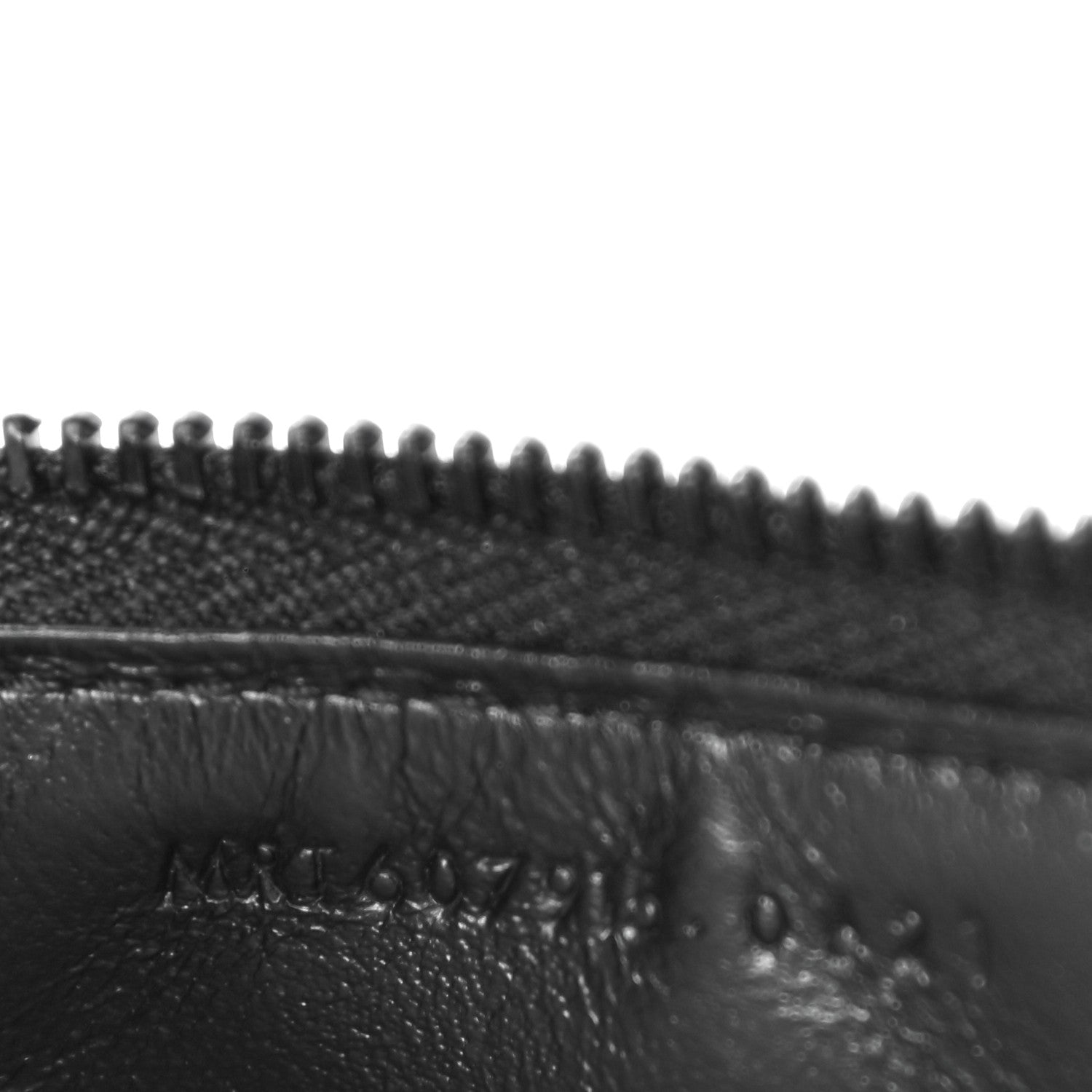 Saint Laurent Grain De Poudre Matelasse Chevron Monogram Fragments Zippered Card Case Black 8 of 13