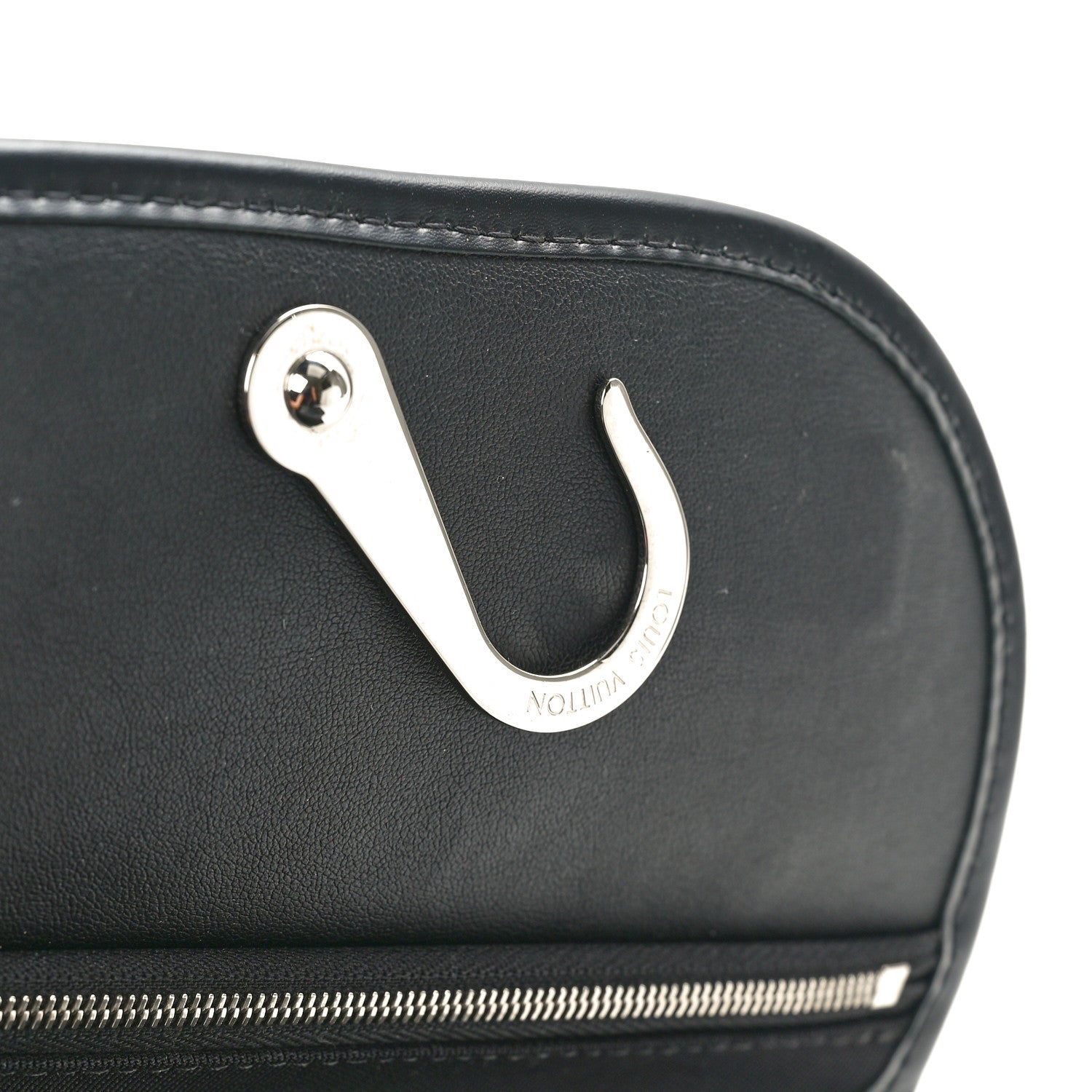 Louis Vuitton Damier Graphite Hanging Toiletry Kit 7 of 10