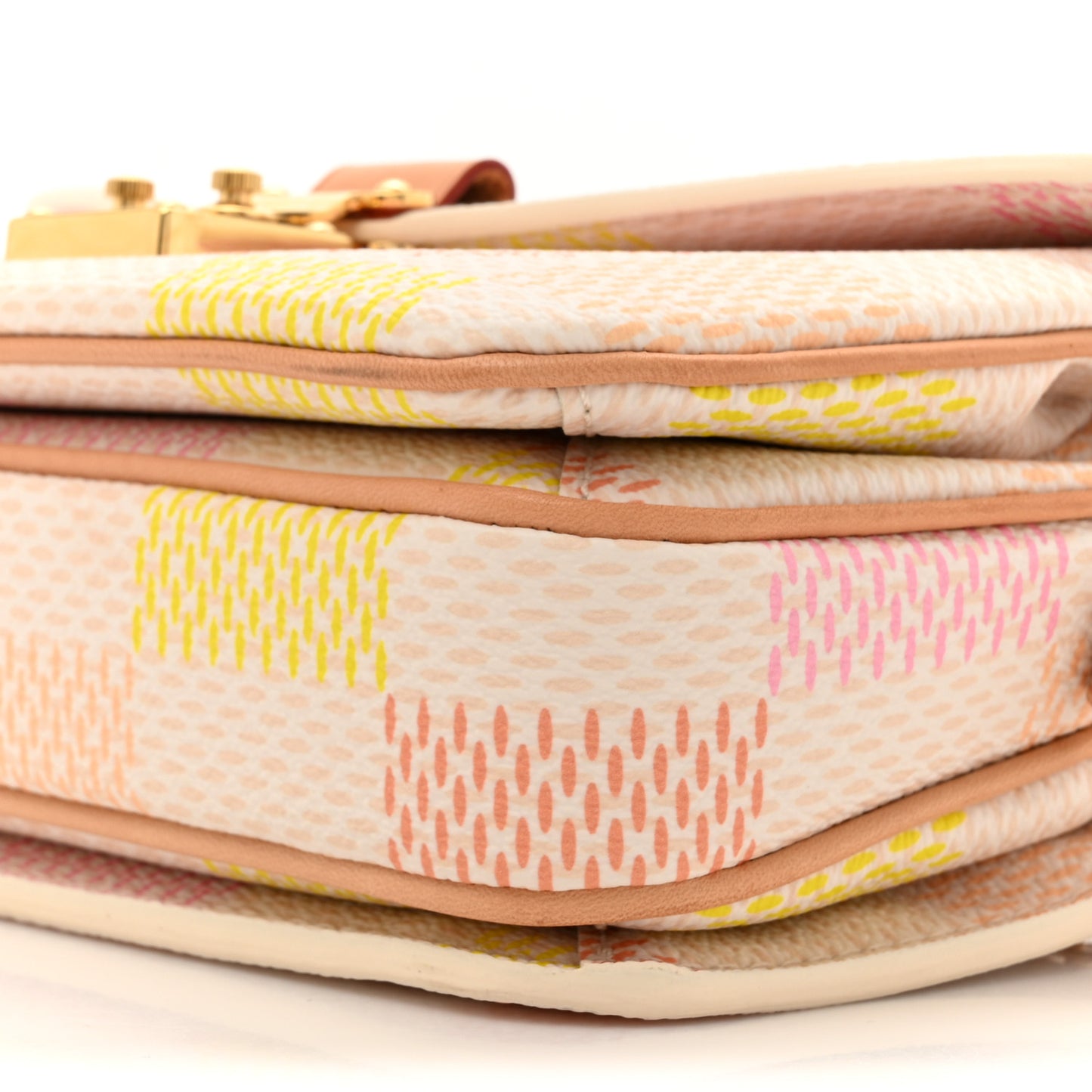 Damier Giant Pochette Metis East West Peach