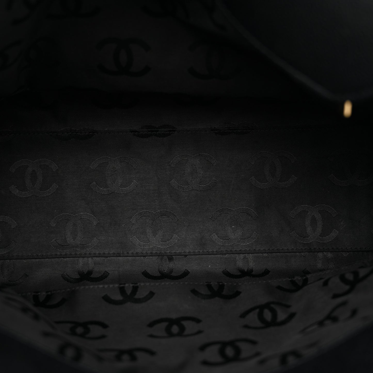 Caviar CC Stitched Medium Tote Black