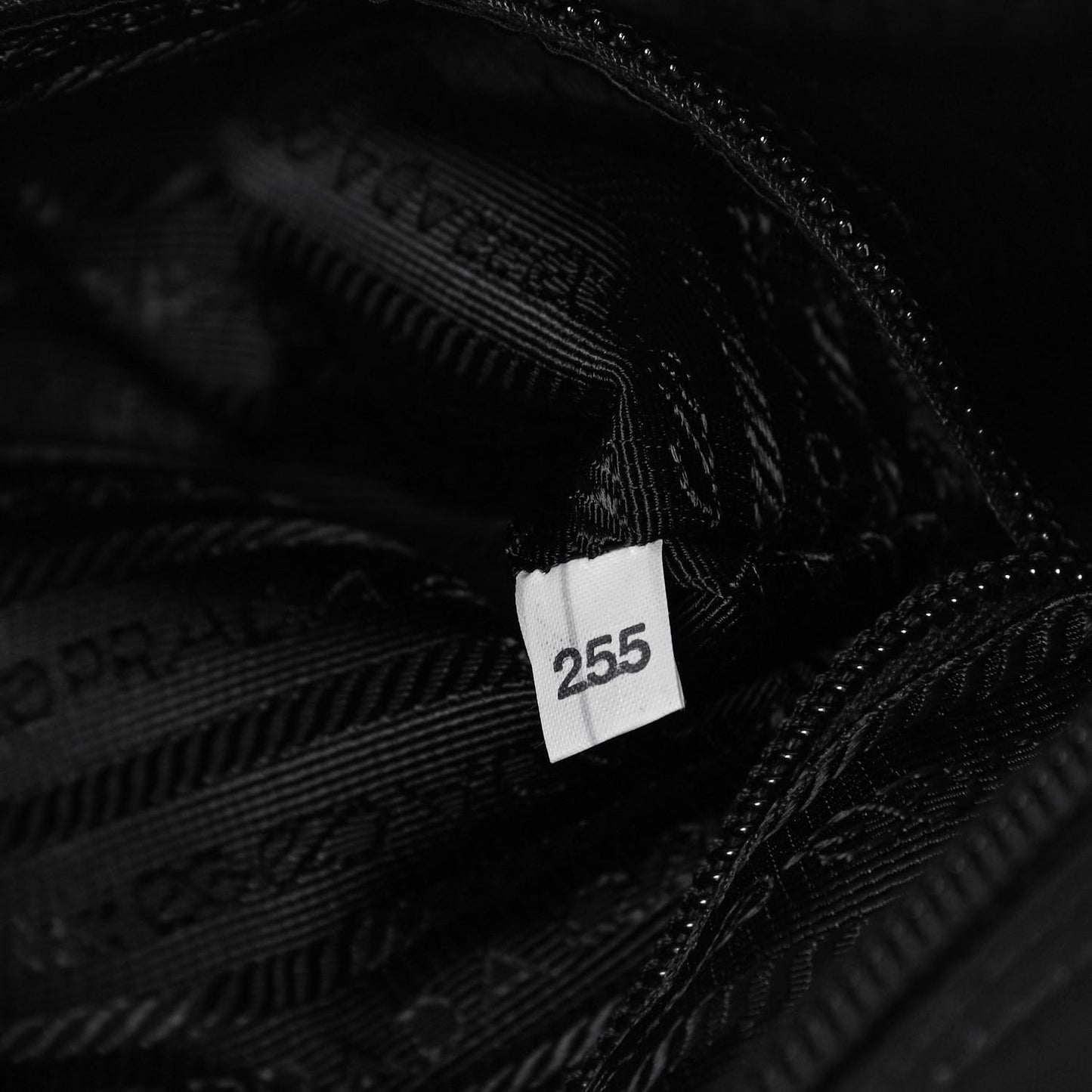 Tessuto Nylon Studded New Vela Shoulder Bag Black Fuoco