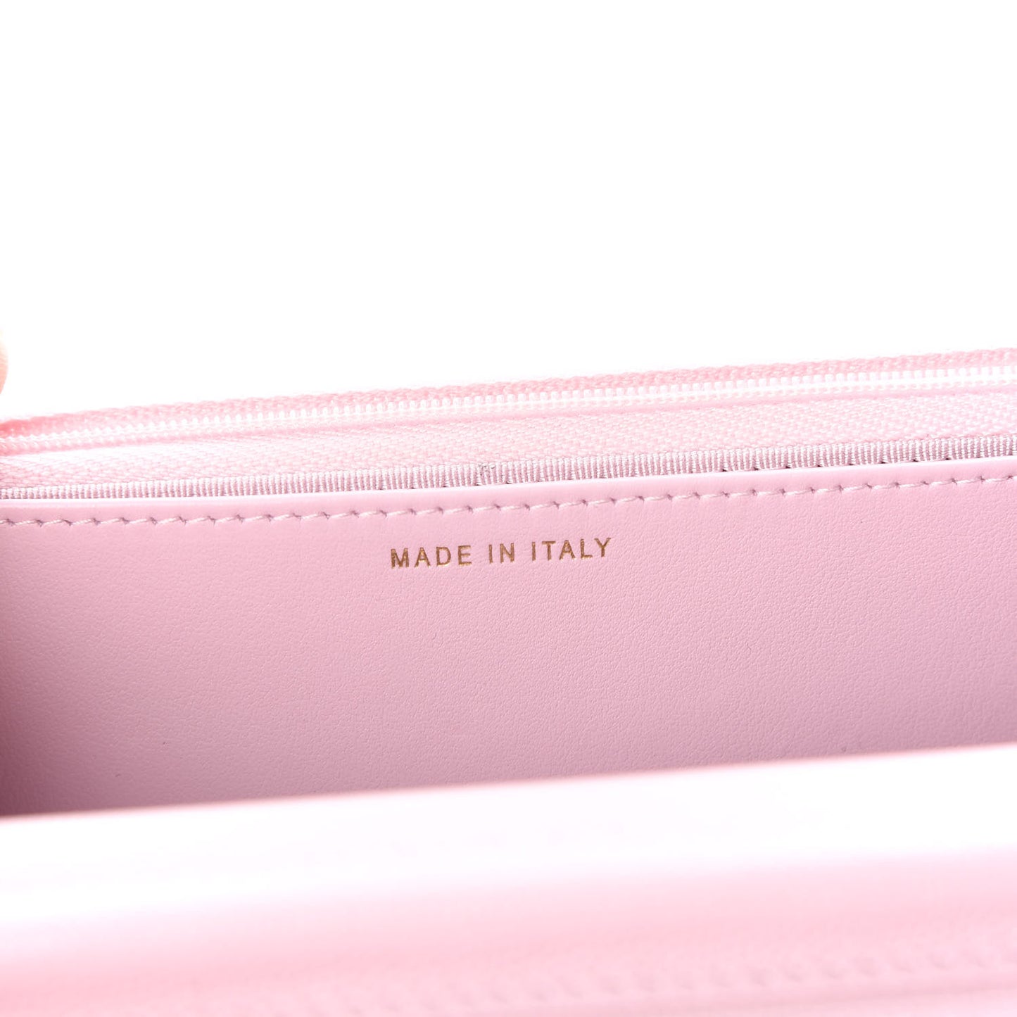 Caviar Quilted Wallet On Chain WOC Light Pink