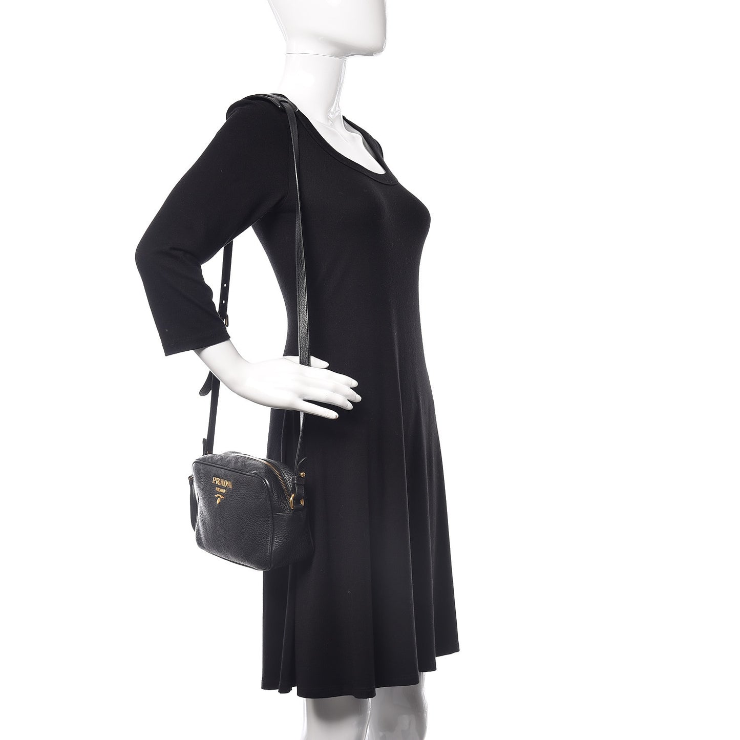 Vitello Daino Camera Crossbody Black