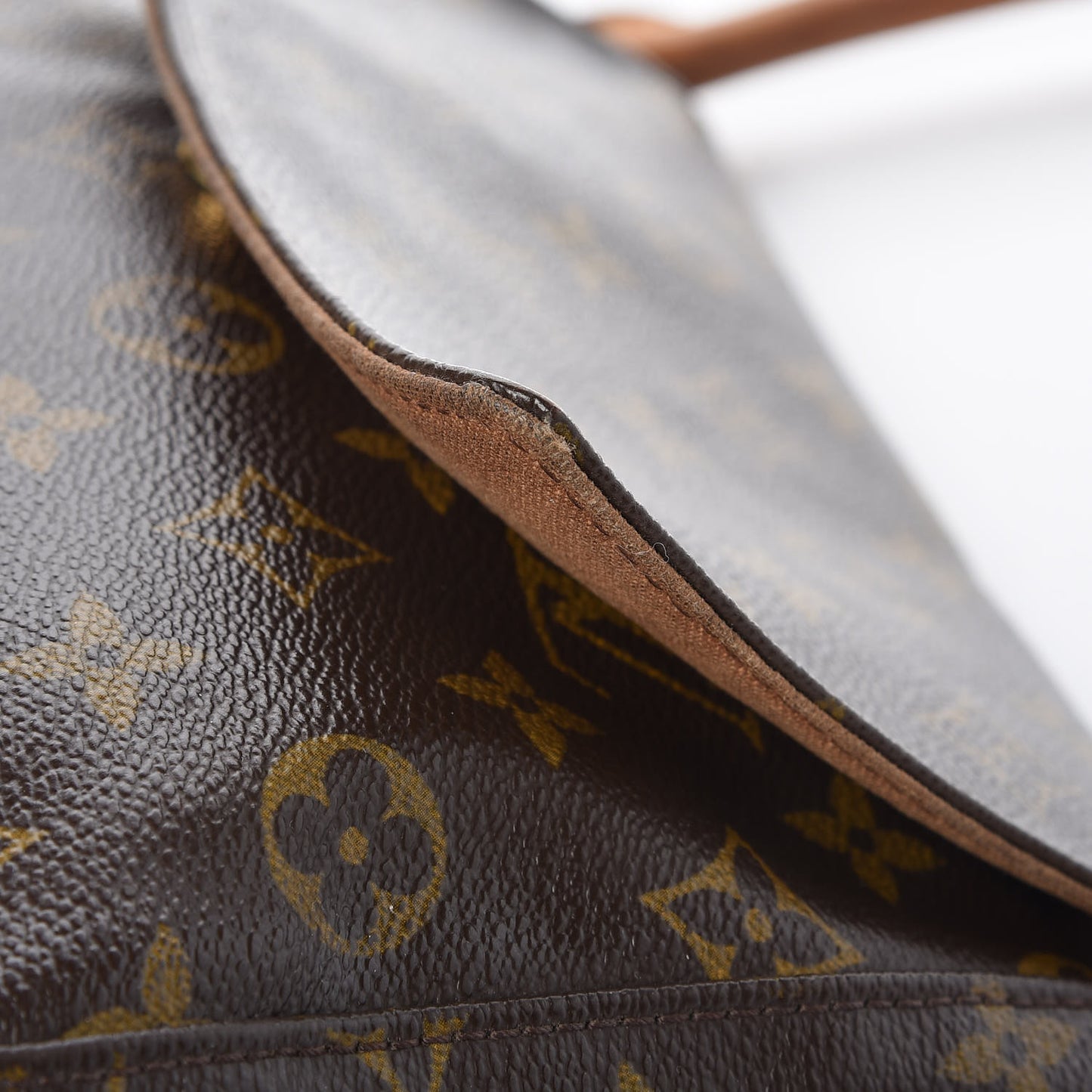 Monogram Mini Looping