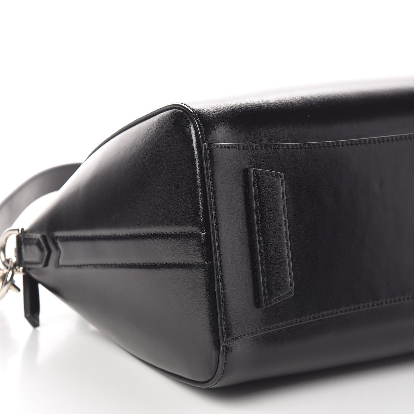Shiny Lord Calfskin Small Antigona Black