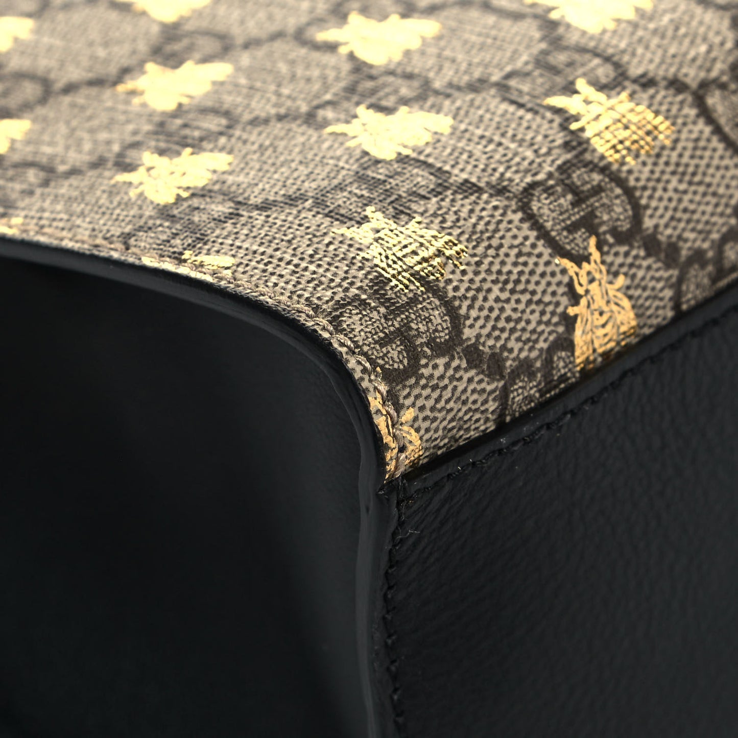 GG Supreme Monogram Bees Small Padlock Tote Beige Oro Black
