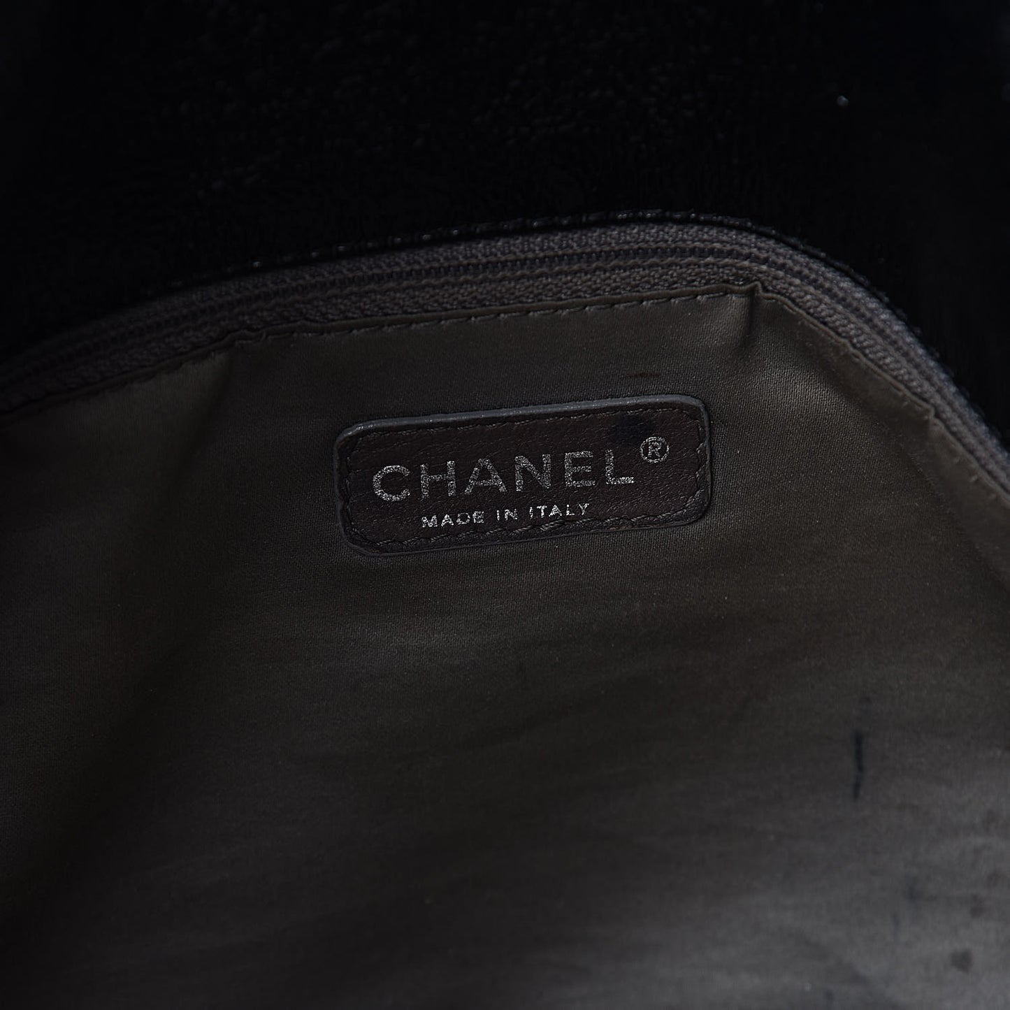 Vinyl Graphic Edge Flap Black