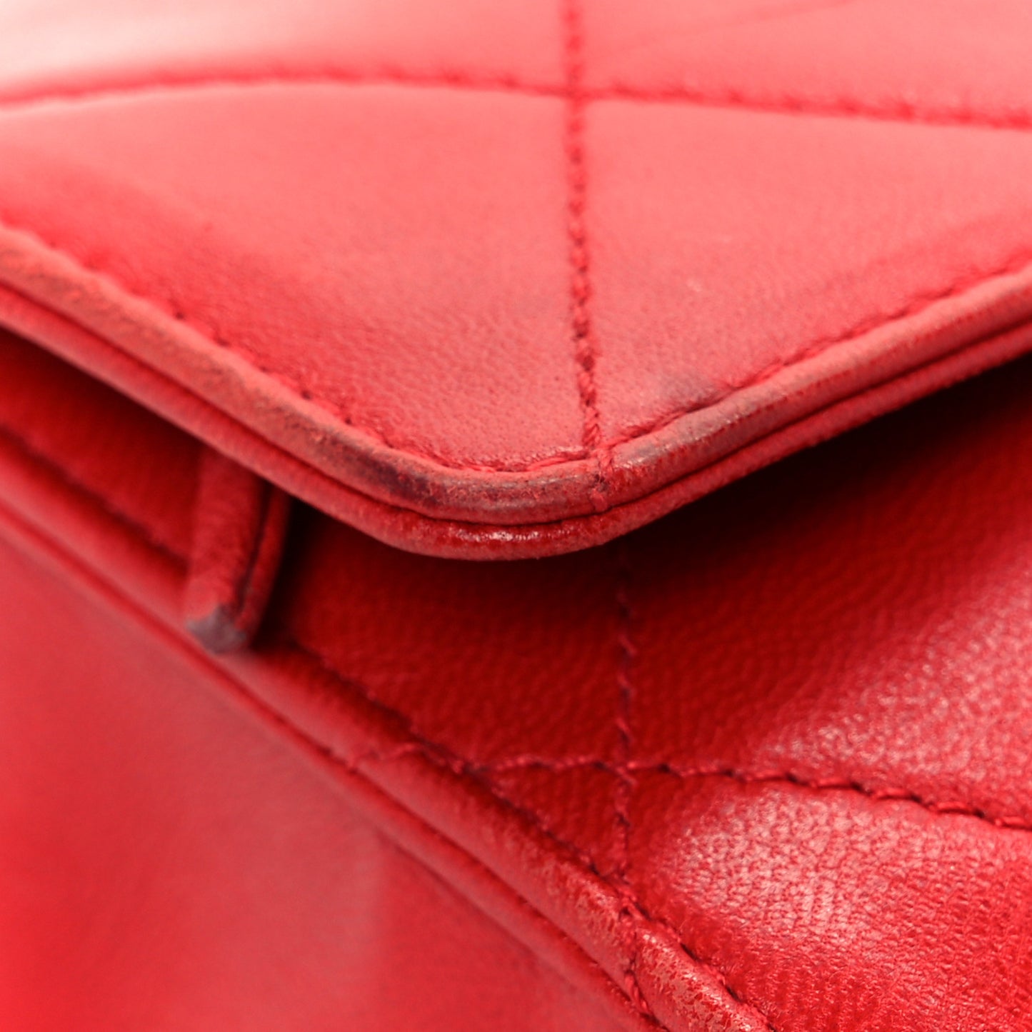 Lambskin Quilted Golden Class Wallet on Chain WOC Red