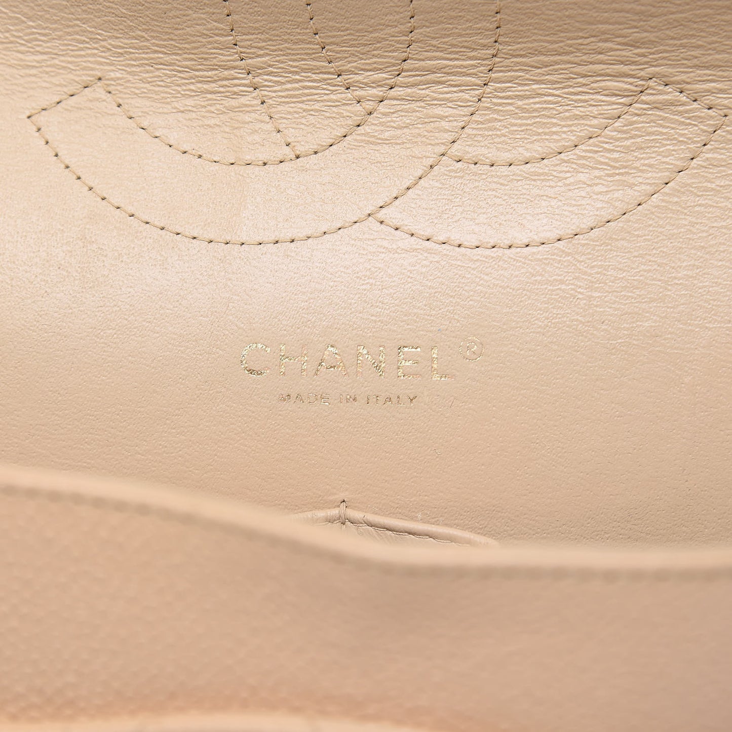 Caviar Quilted Jumbo Double Flap Beige Clair